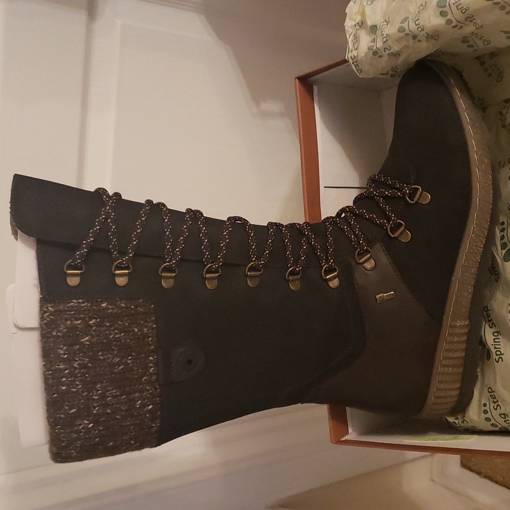 NWT Black winter boots sz 10 (W)